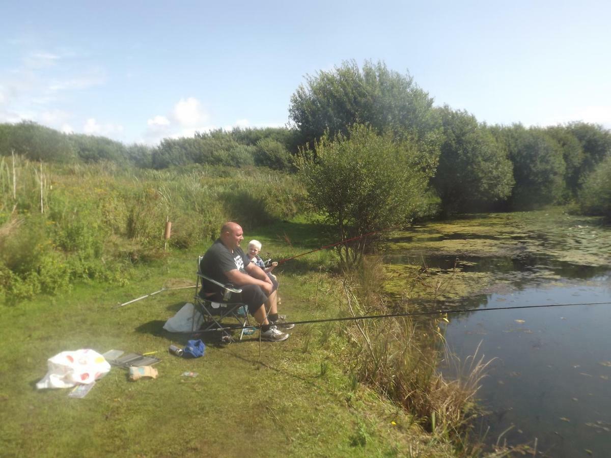 Vila Marsh Water Ponds Fishery Kidwelly Exteriér fotografie