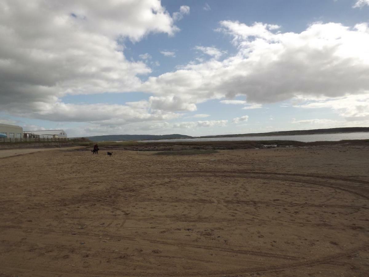 Vila Marsh Water Ponds Fishery Kidwelly Exteriér fotografie
